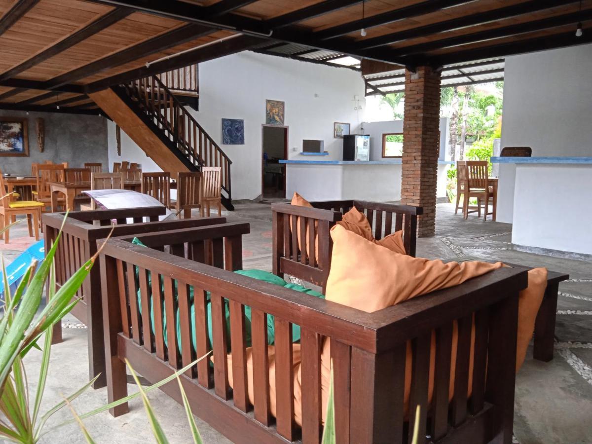 Family House Hotel Kuta Kuta (Lombok) Exterior foto
