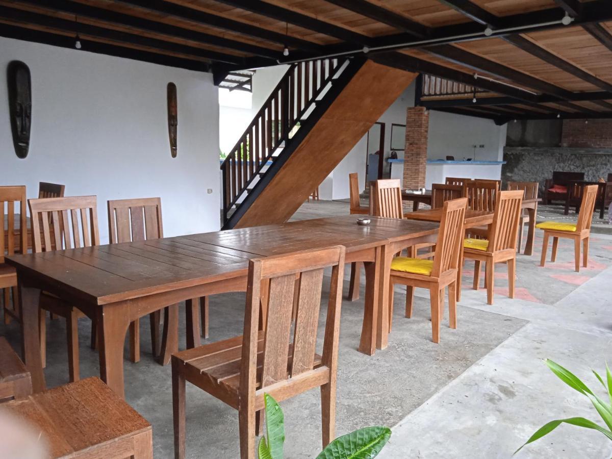 Family House Hotel Kuta Kuta (Lombok) Exterior foto